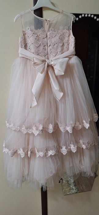 Платье на девочку 6-7 лет.