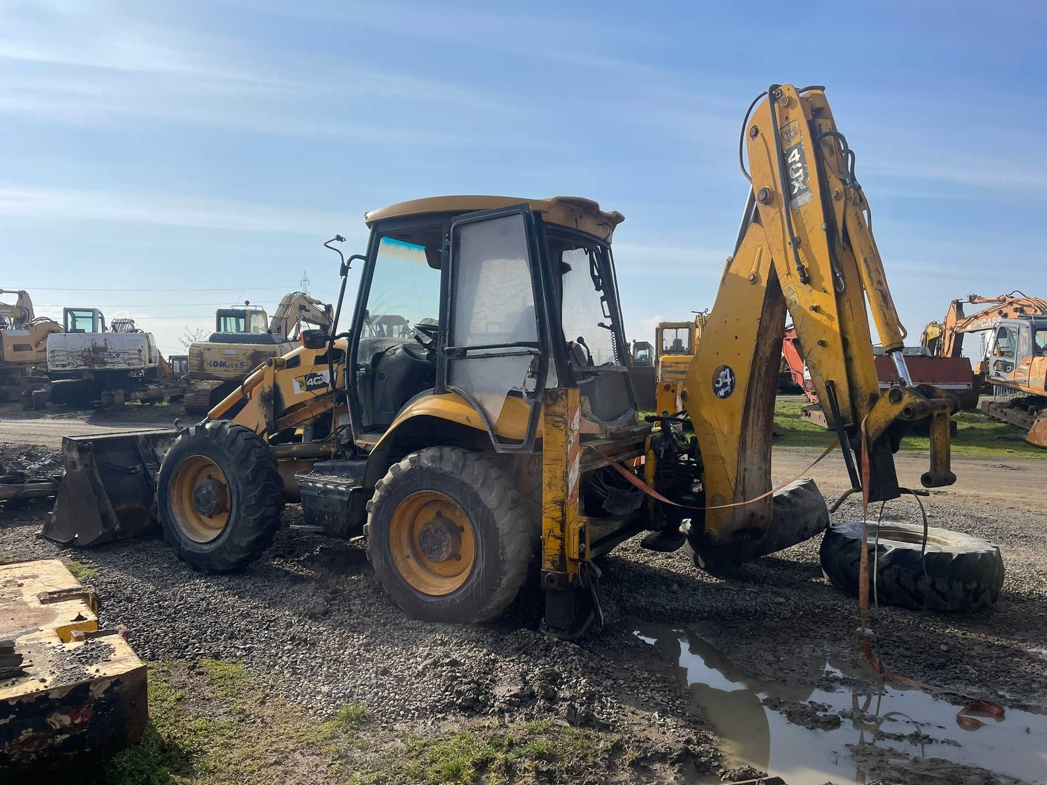 Dezmembrez Buldoexcavator JCB 4CX , an 2012