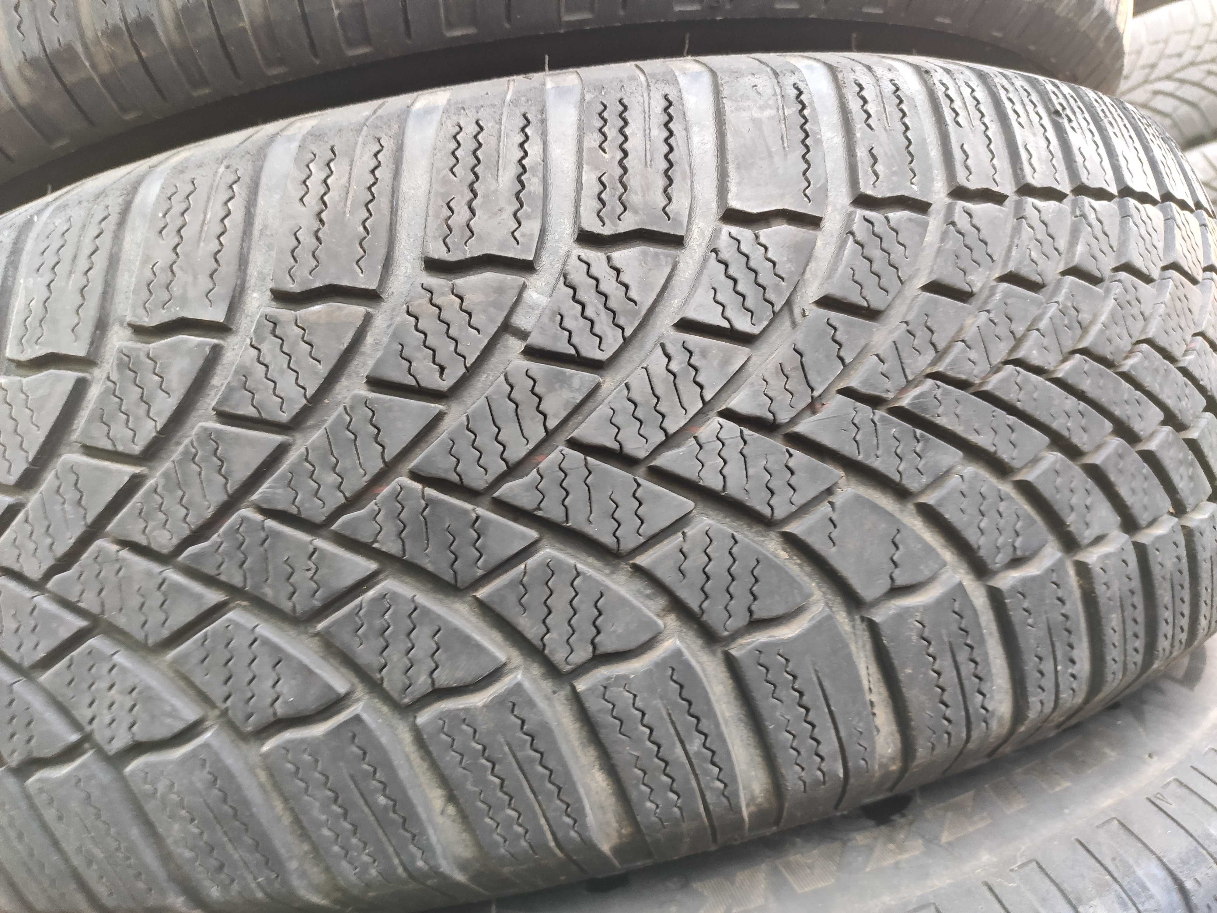 4бр Зимни гуми 235 65 17 - Bridgestone