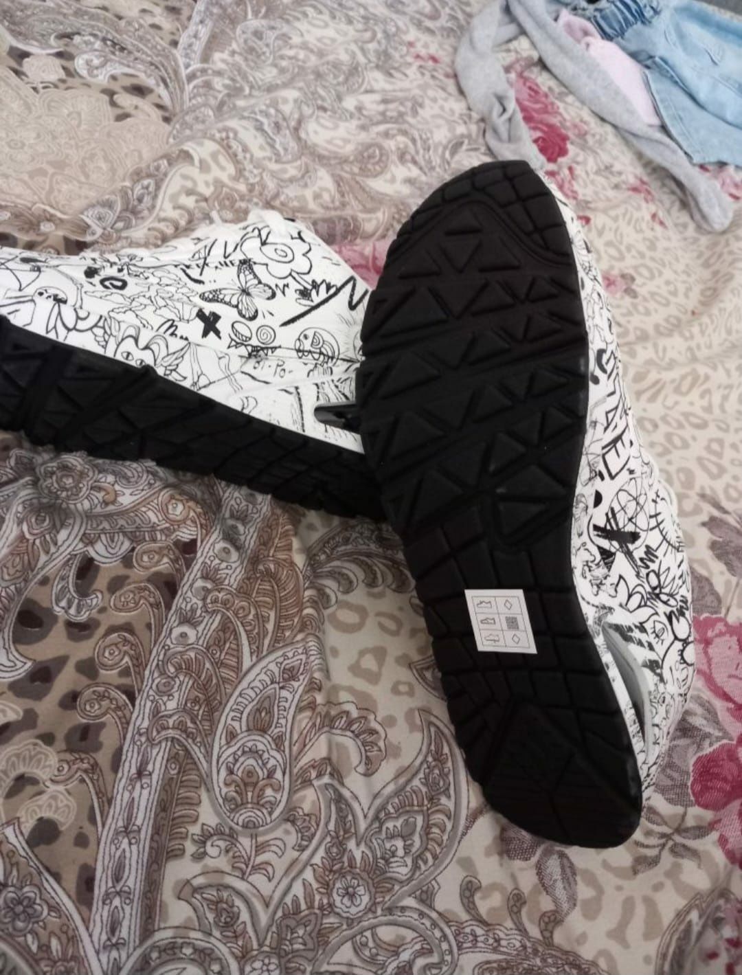 Adidasi skechers nou 38