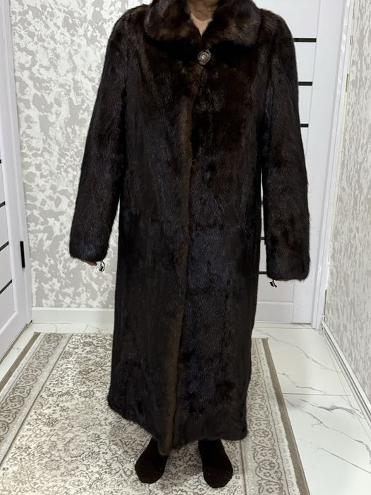 Продам норковую шубу AMOFURS