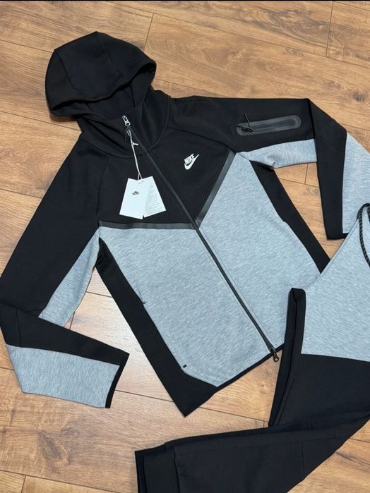 Nike Tech Fleece Black & Grey – Mărimea S, nou cu etichetă