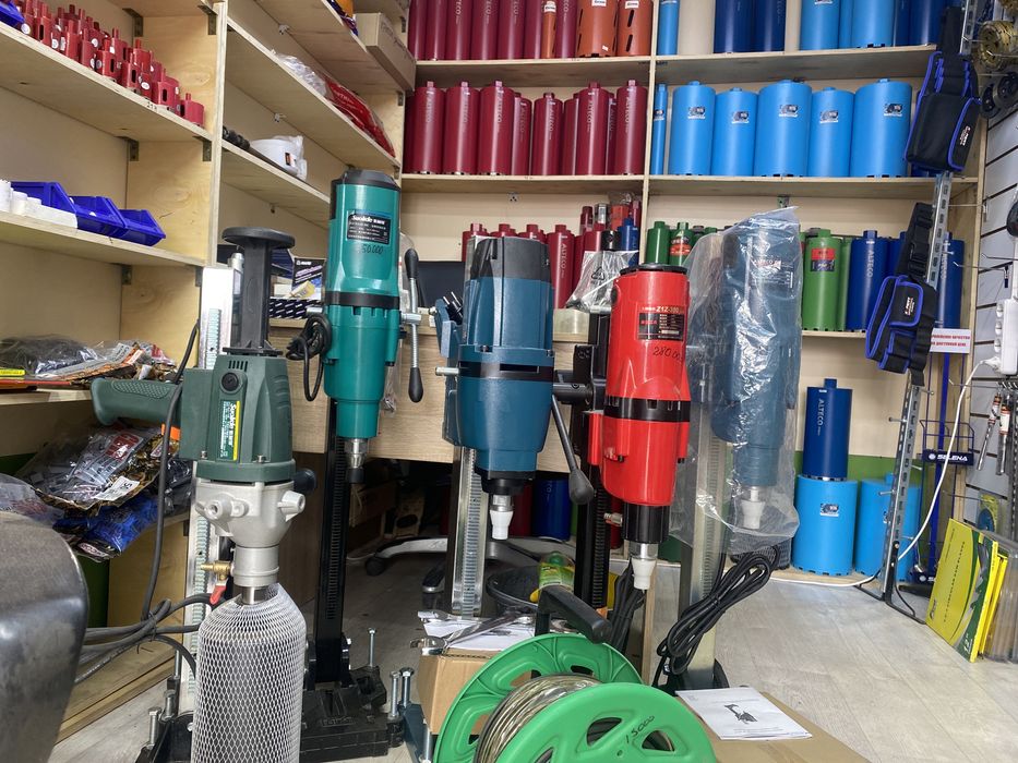 Коронки по бетону. Станок алмазного сверление.