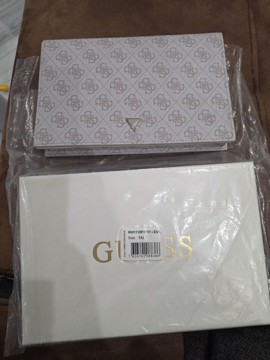 Портфейл Guess Orlina - в кутия
