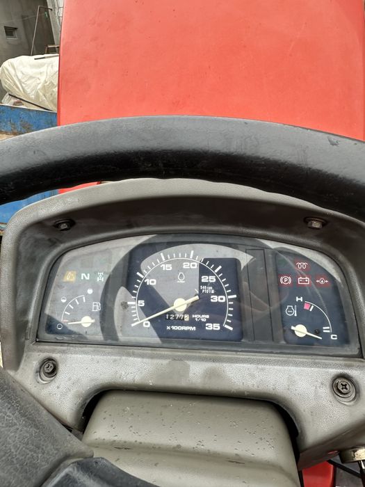 Tractoras Yanmax de 25 de cp