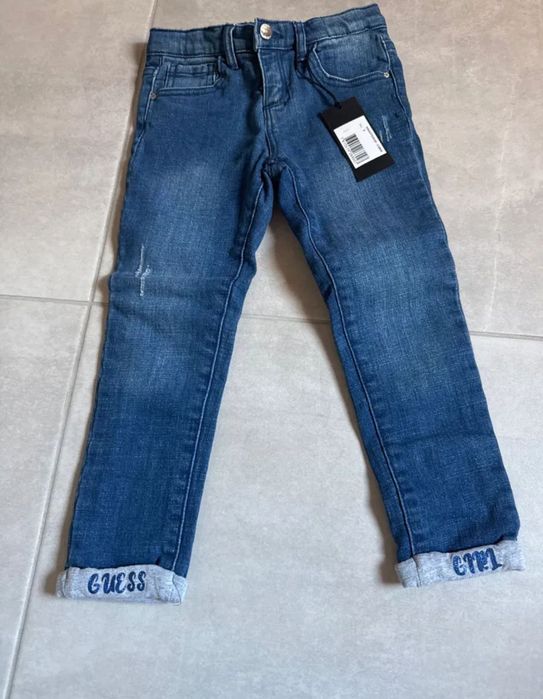 Детски дънки на Guess