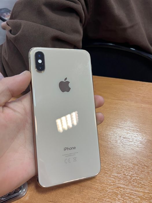 Срочно продам iPhone XS 64gb