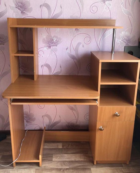 Продам стол в хорошем состоянии