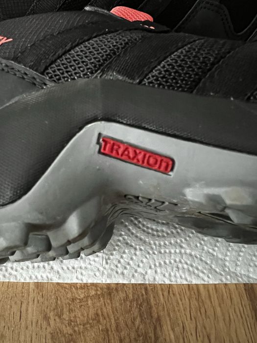 Дамски туристически маратонки адидас Terrex