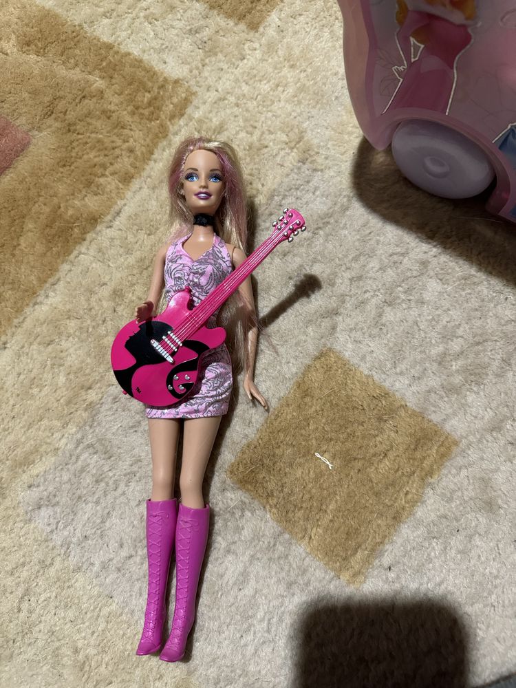 Lot barbie Rockstar,catel barbie cu hainuta