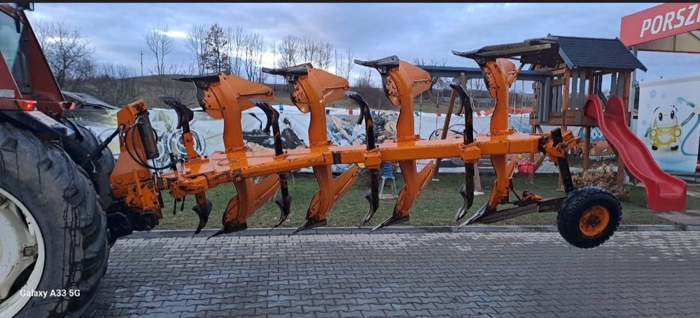 Plug reversibil cu 4 brazde