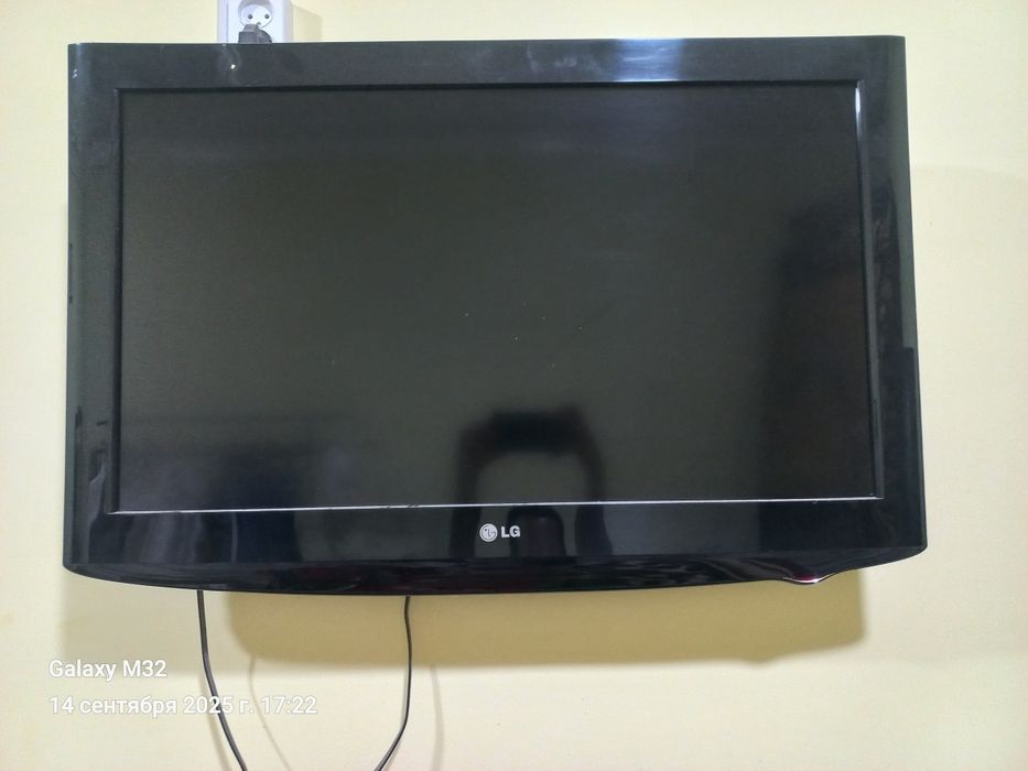 Televizor sotiladi