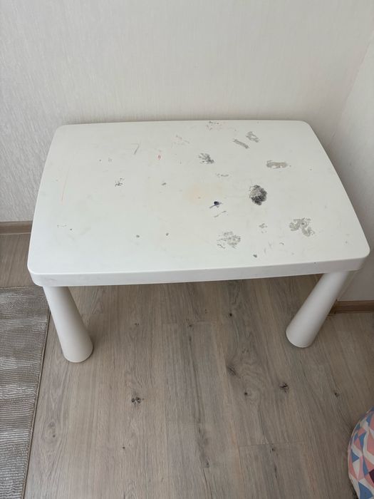 Детский стол, б/у в хорошем состоянии