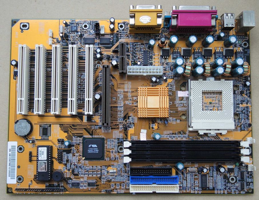 Shuttle AK12 Via Apollo KT133 Socket 462/A Testat