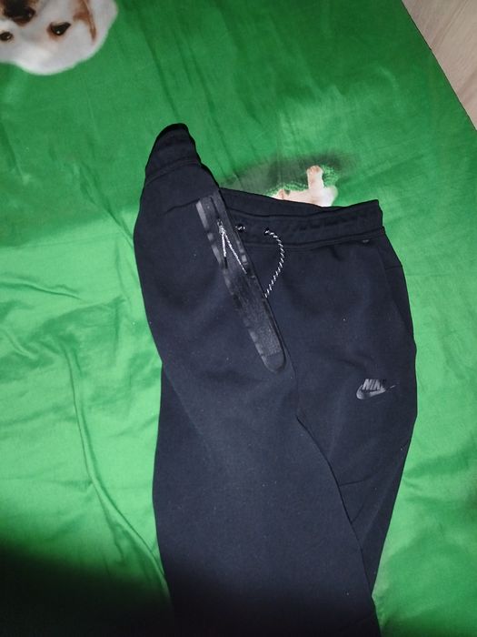 Vând pantaloni Nike Tech originali Mărimea L