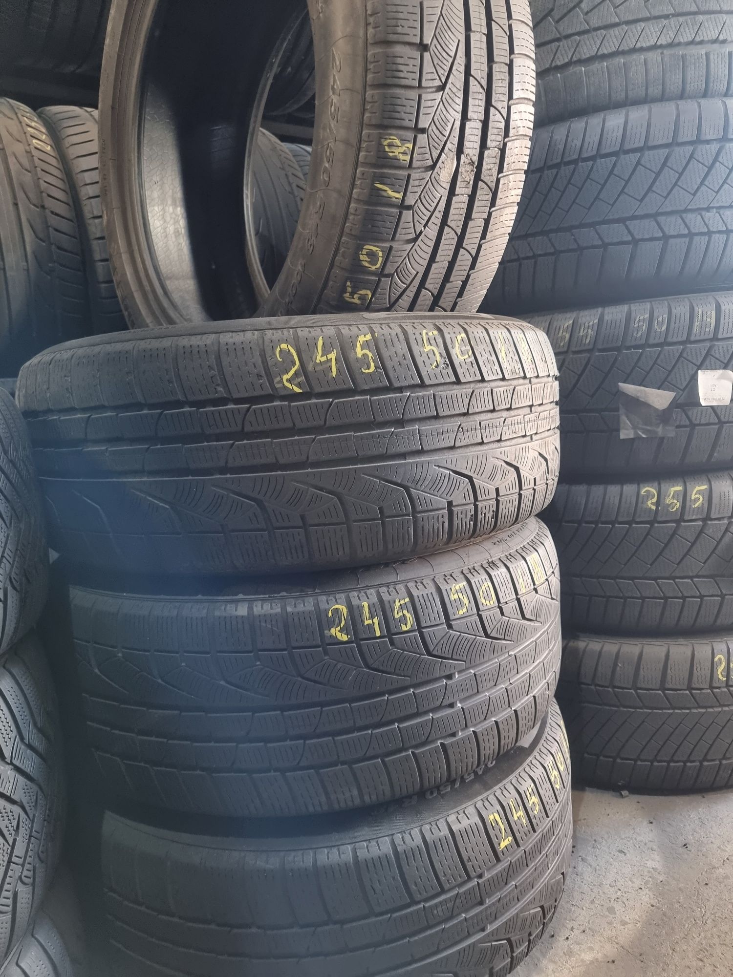 245 50 18 pirelli de iarna  runflat adâncime profil 6,5mm dot 45/15.