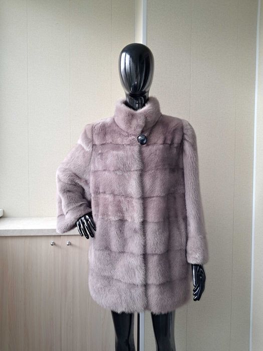 Haină de nurcă / vizon, Naturala , gri, roz. Mărime mare. Bust 130cm