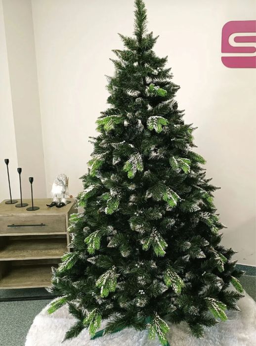 Brad artificial! Sunt noi sigilate