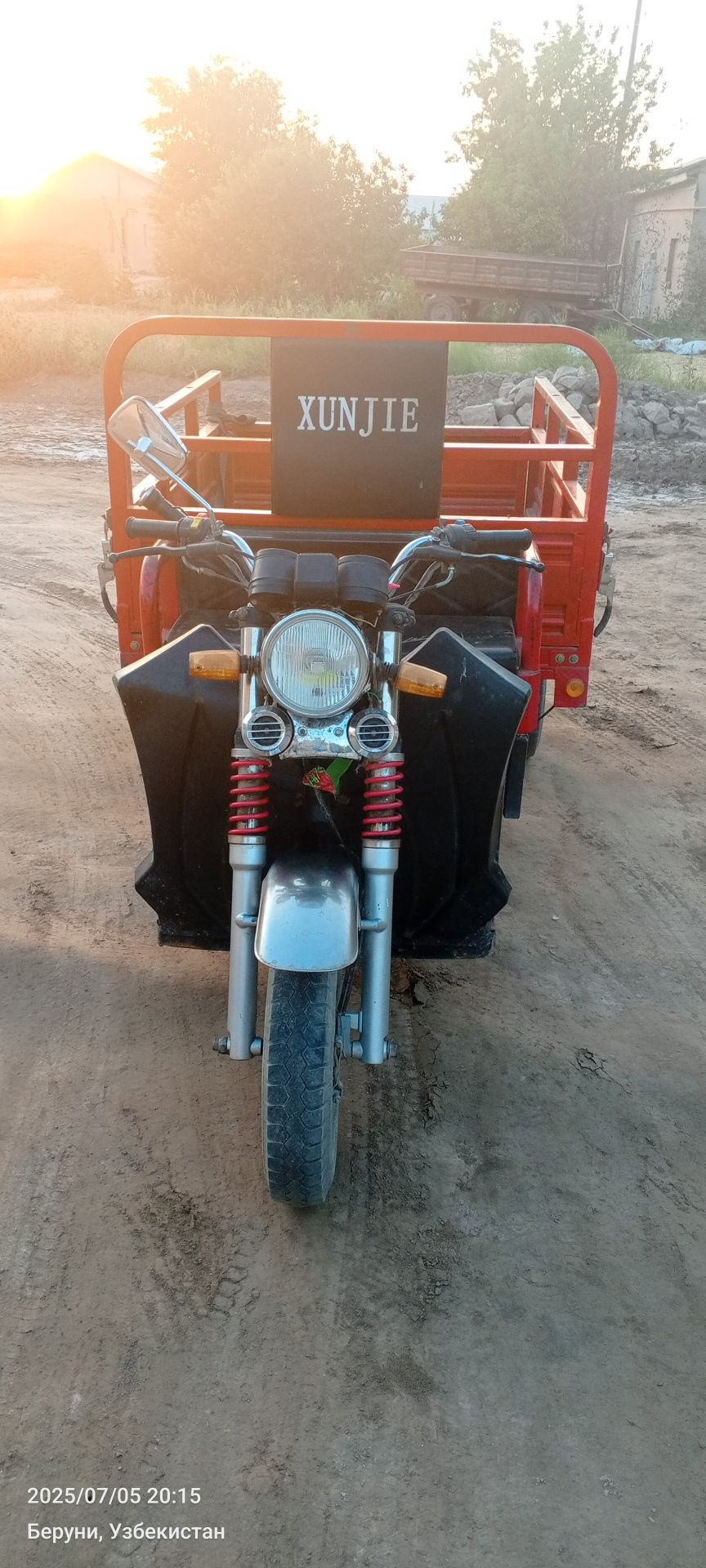 XUNJIE  Moto sotiladi.