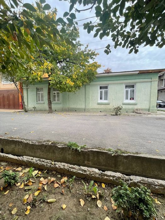 СРОЧНО!!! Продается Тахтапул 2,17 соток 4 та хона Угловой ор: Динамо