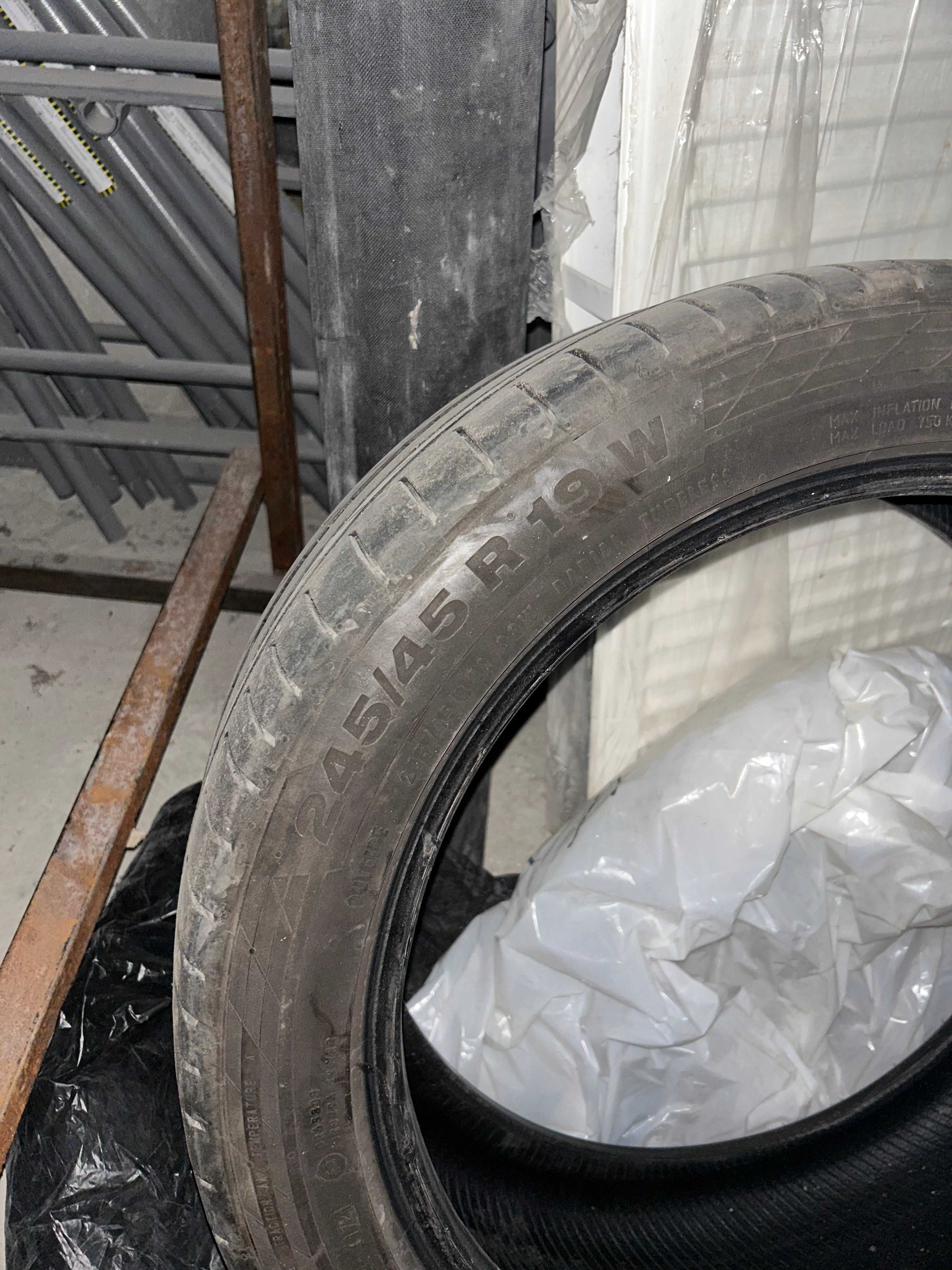Използвани летни гуми Континентал 245/45 R19 W, на 2 сезона, 30 000 км