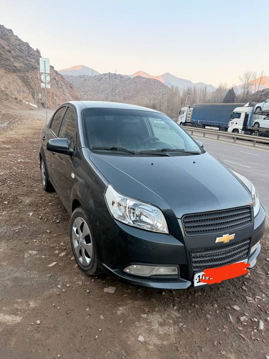 Срочни сотилади нексия 3 краскаси 2 та жойда бор колганжойи тозза Гази