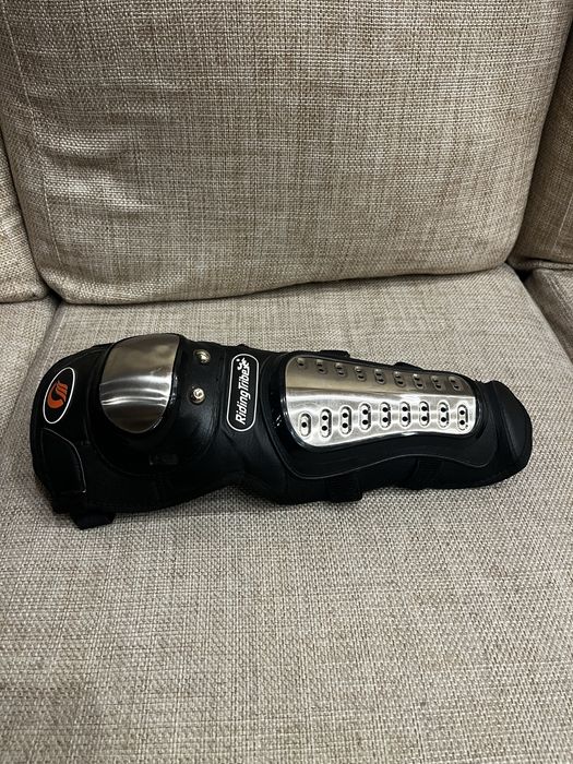 Наколенки за мотор