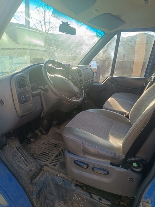 Vând carosata motor 2400