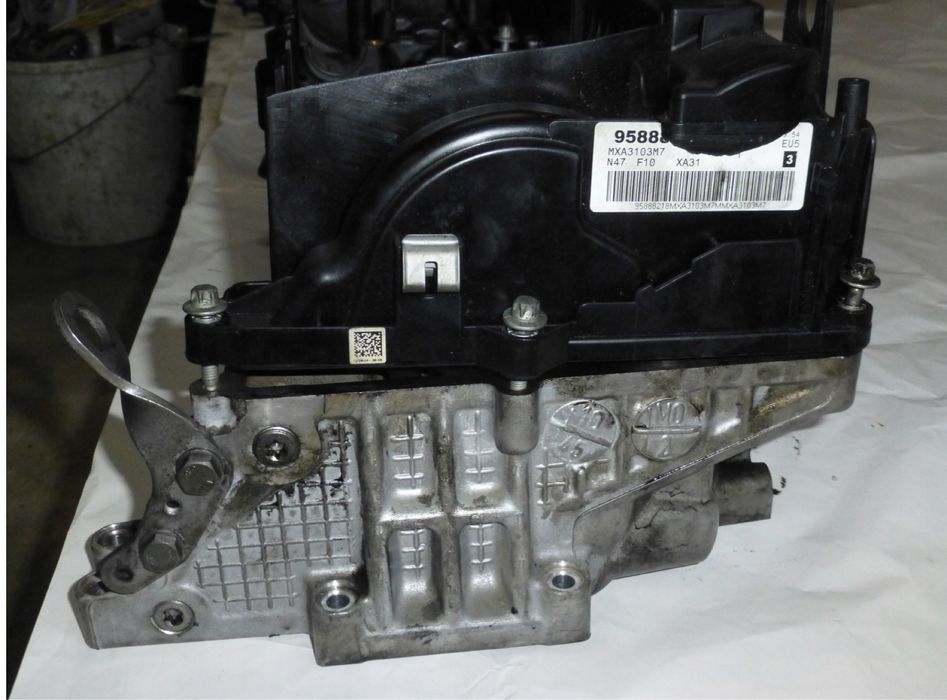 BMW F10 F20 F30 F45 E84LCI капак клапани за двигател N47
