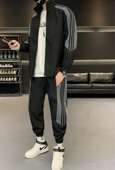 Мужской спортивный костюм 10.000