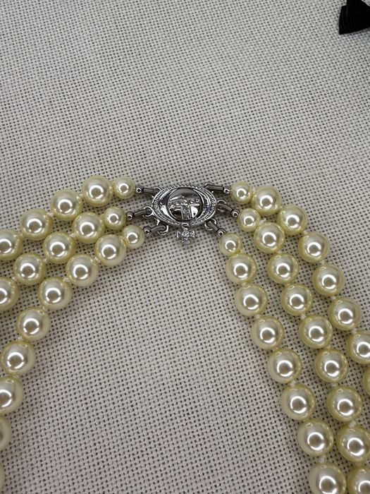 VIVIENNE Westwood colier ”broken pearl”, perle/argintiu, pietre.