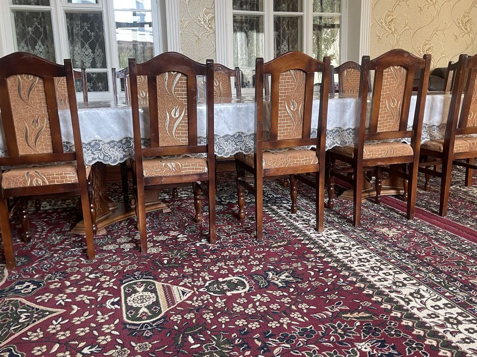 Stol stul sotiladi narxi  300$.