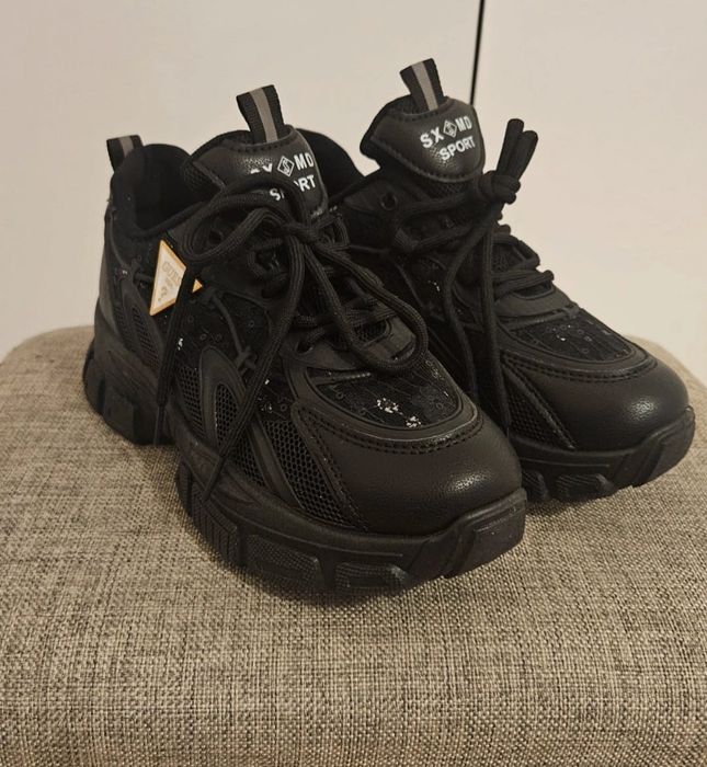 Adidasi Guess Noi, piele eco, nr 36 sneakers dama negri