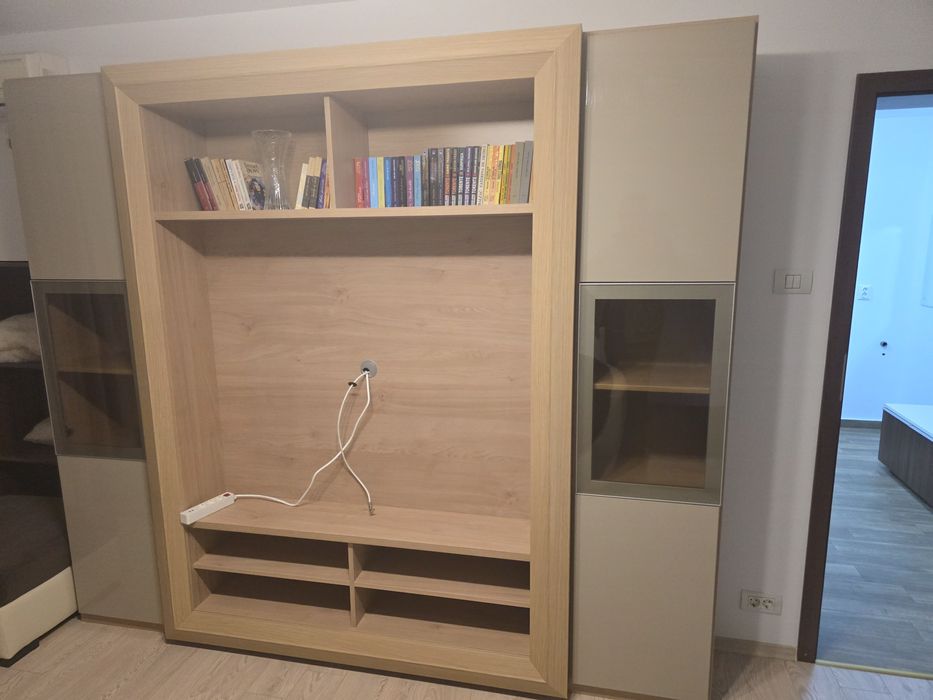 Vând biblioteca Frame Mobexpert
