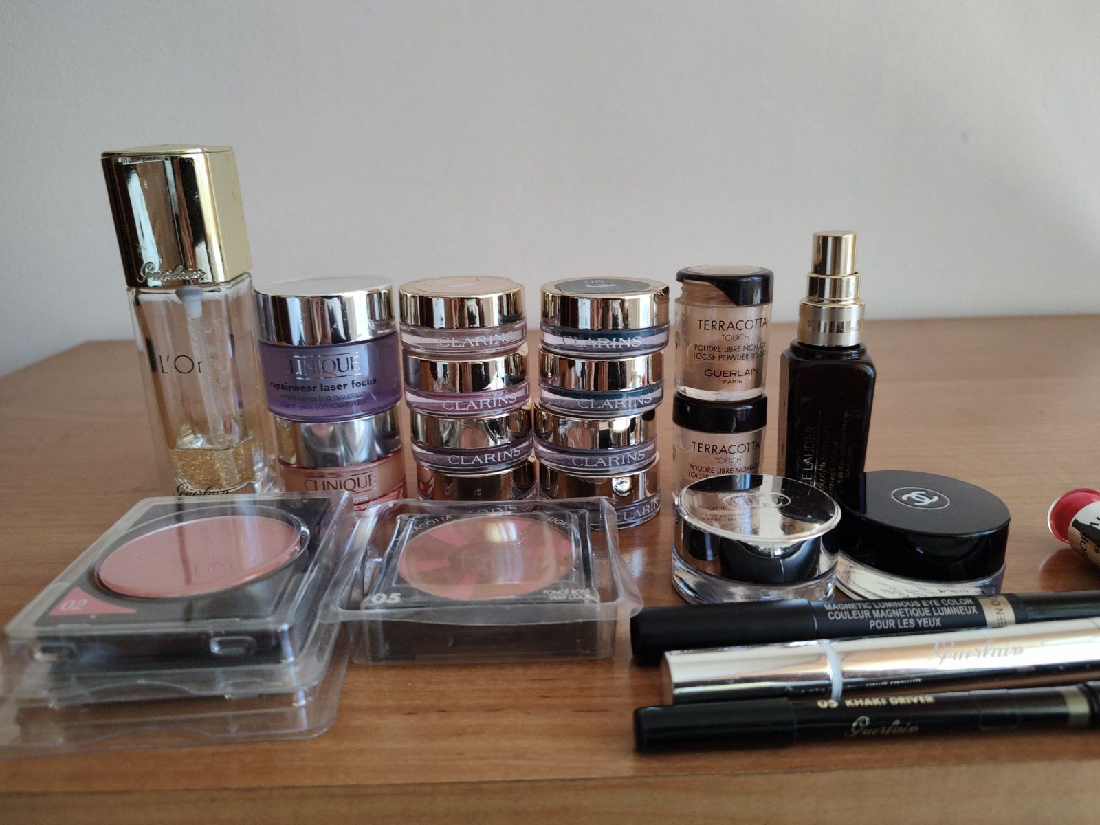 Маркова козметика кремове, моливи, сенки Guerlain, Dior, Clarins