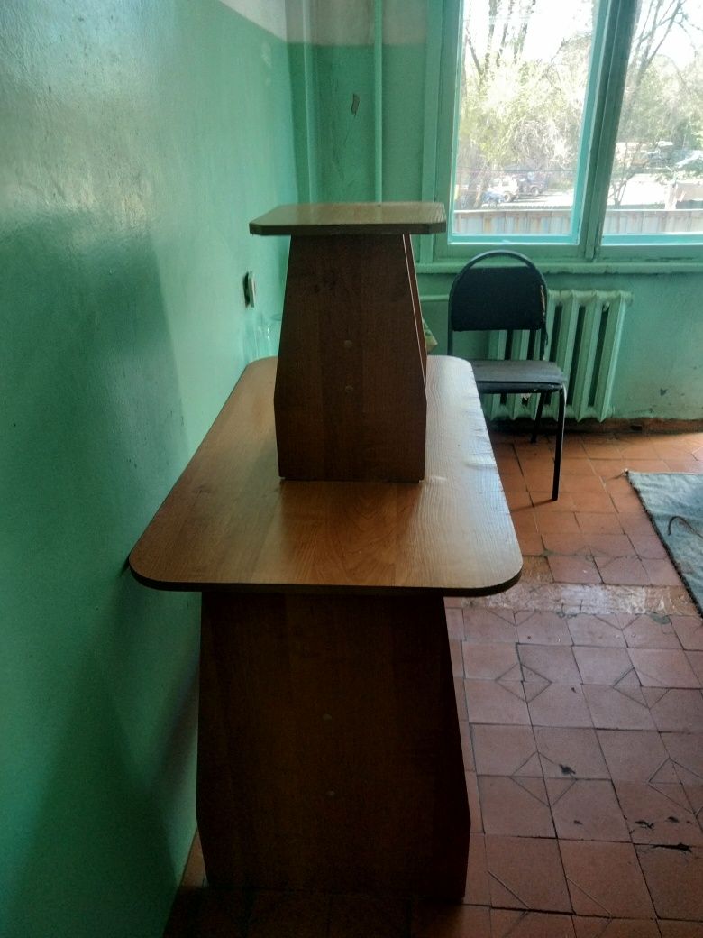 Кухонный стол 3 стула