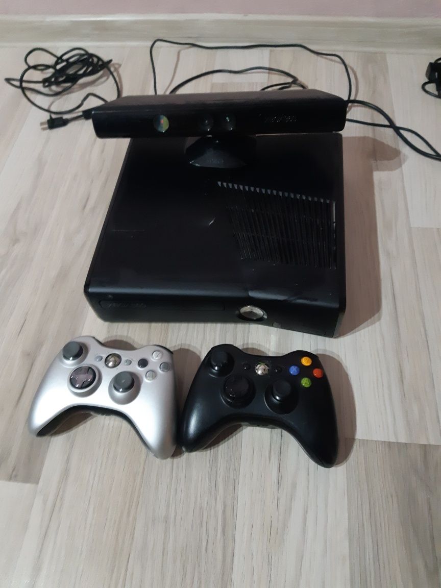 Vand Xbox 360 Plus jocuri