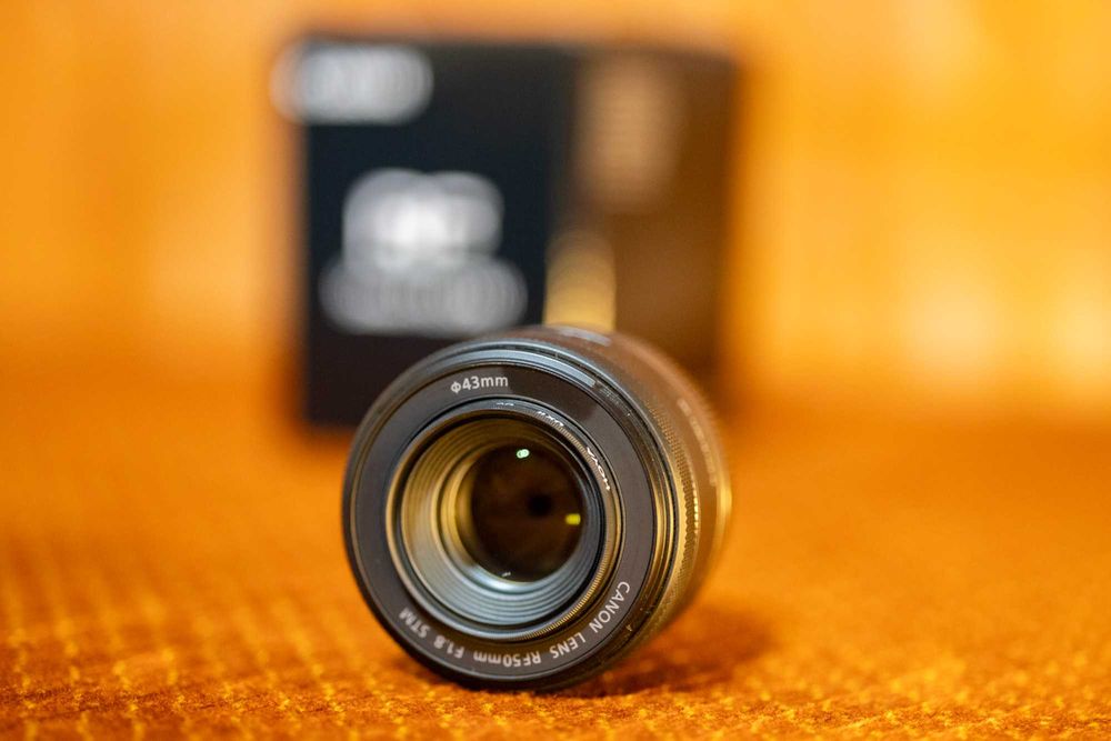 Obiectiv foto Canon RF 50mm f1.8