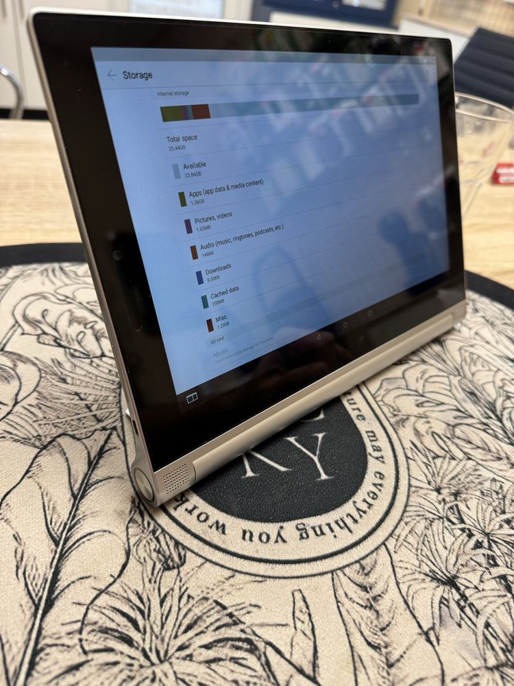 Таблет Lenovo Yoga Tablet 2 - 1050F 2/32gb