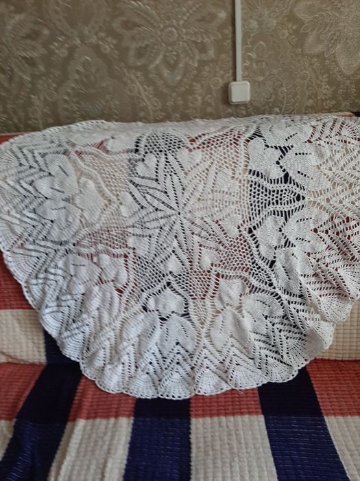 Продам скатерти ручной вязки