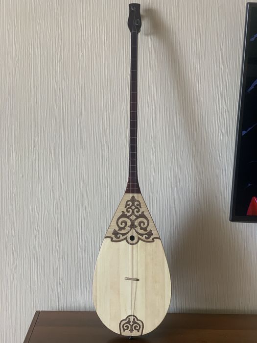 Домбыра новая