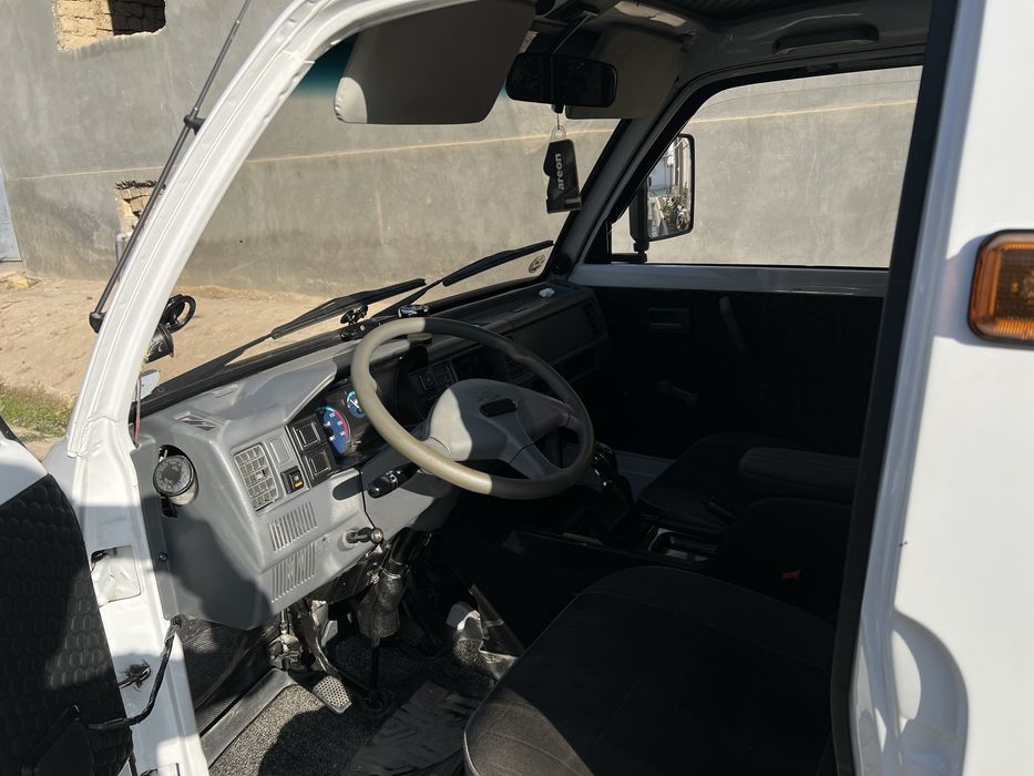 Damas srochna sotiladi