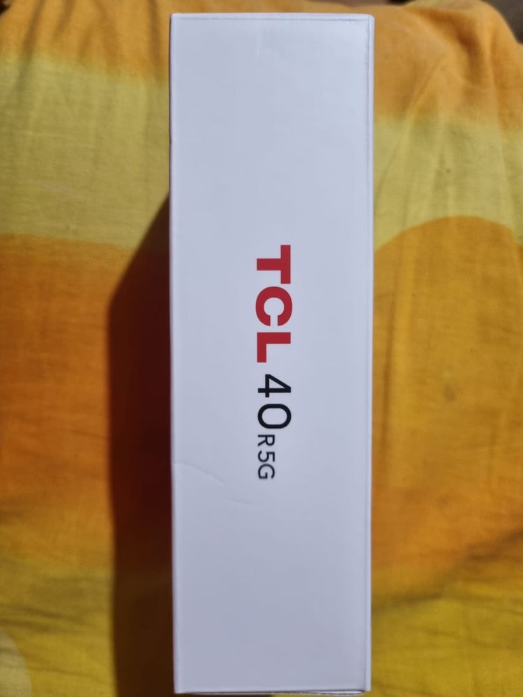 Продавам смартфон TCL 40 R.  5G Чисто нов неупотребяван!