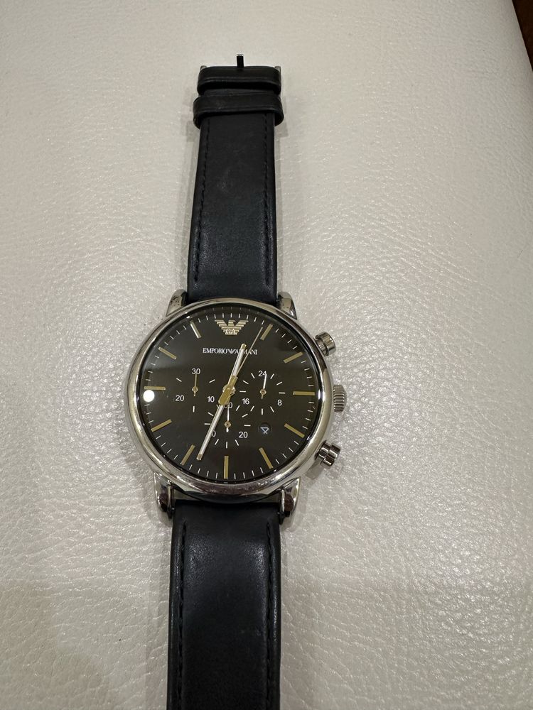 Armani часовниk