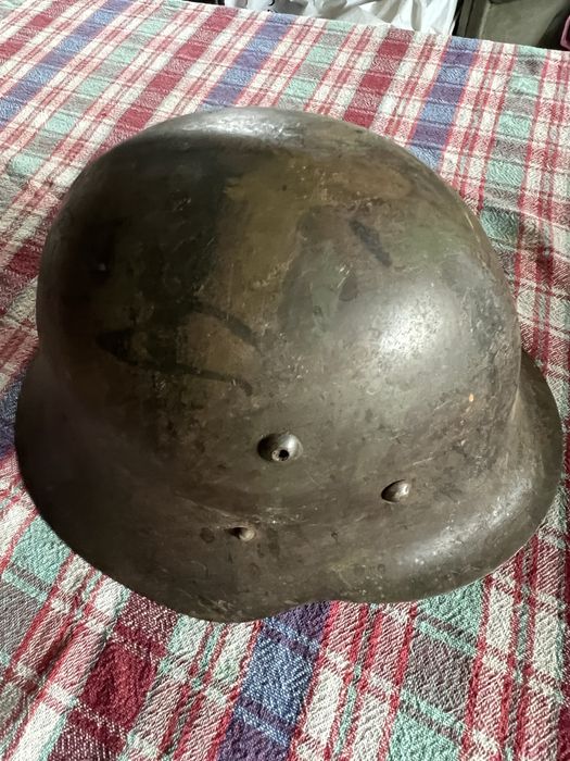 Камуфлажна българска военна каска