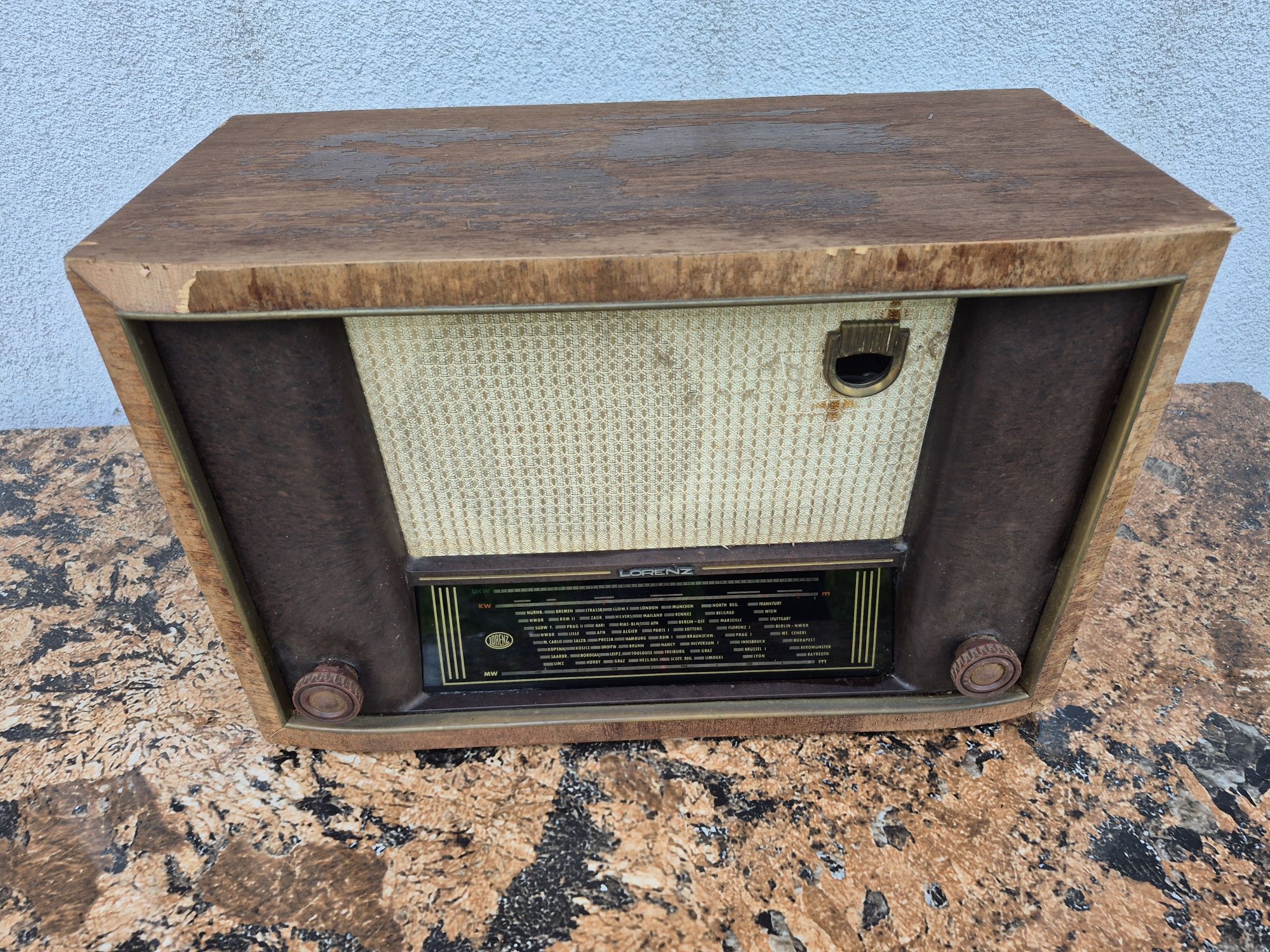 Radio cu lampi marca Lorenz 52 k made in Germany fabricat in 1951