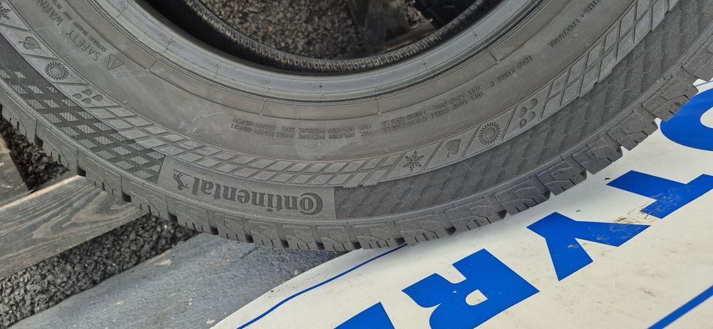 235.65.16C Continental All Season Second-hand