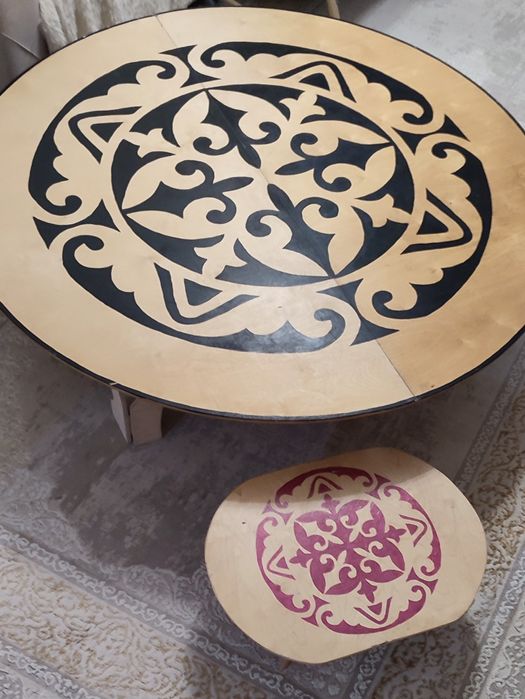 Продам круглый стол