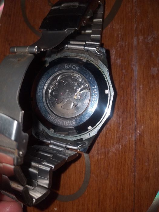 Vând ceasuri mecanice