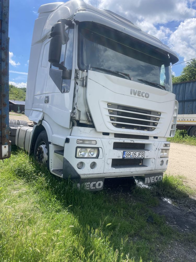 Vand cap tractor si dezmembari